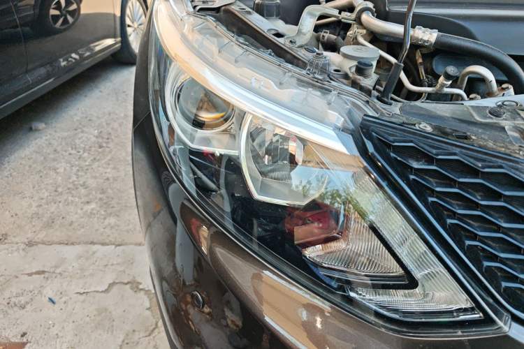 Used Nissan Qashqai 2017 2.0L CVT Smart Enjoyment Version China VI Standard Right Front Headlight