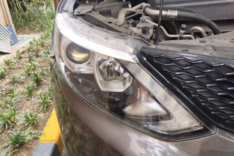 Used Nissan Qashqai 2017 2.0L CVT Luxury Edition China V Standard Right Front Headlight