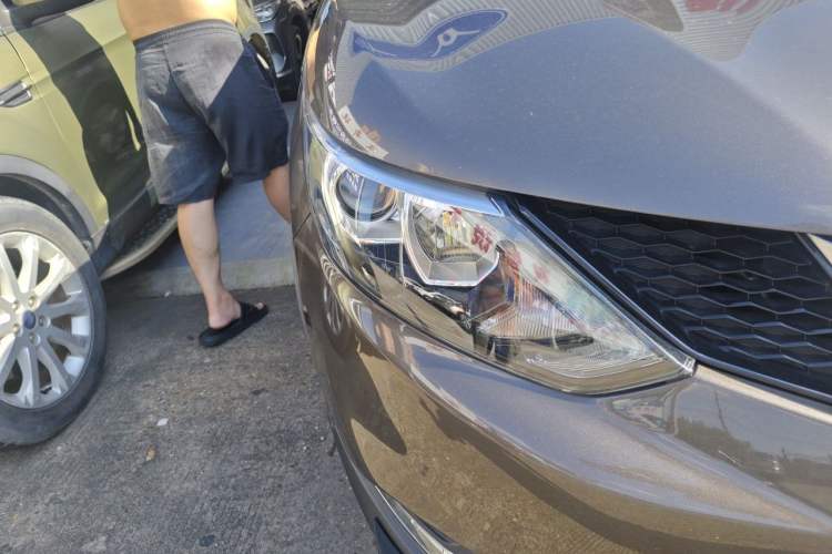 Used Nissan Qashqai 2017 2.0L CVT Elite Edition China V Standard Right Front Headlight