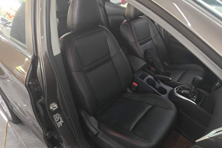 Used Nissan Qashqai 2017 2.0L CVT Elite Edition China V Standard Right Front Seat