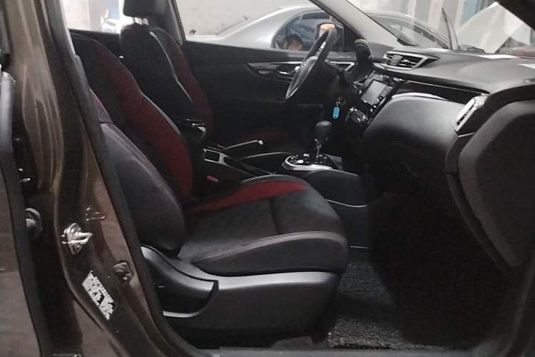 Used Nissan Qashqai 2017 2.0L CVT Smart Enjoyment Version China V Standard Right Front Seat