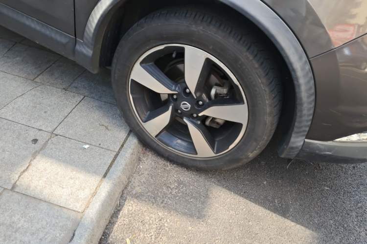 Used Nissan Qashqai 2017 2.0L CVT Luxury Edition China VI Standard Right Front Wheel Hub