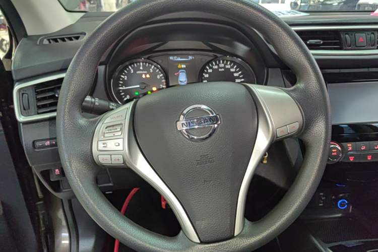 Used Nissan Qashqai 2017 2.0L CVT Elite Edition China VI Standard Steering Wheel