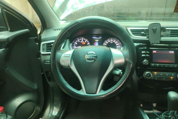 Used Nissan Qashqai 2017 2.0L CVT Elite Edition China V Standard Steering Wheel