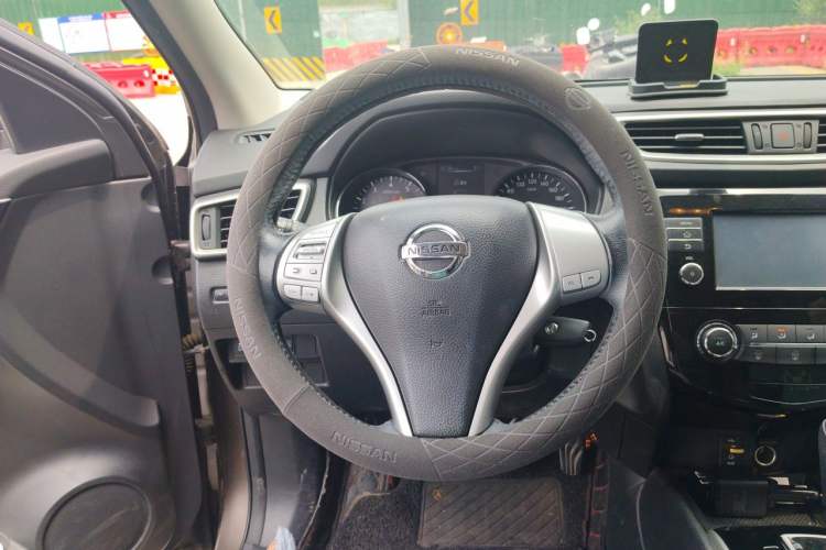 Used Nissan Qashqai 2017 2.0L CVT Smart Enjoyment Version China V Standard Steering Wheel