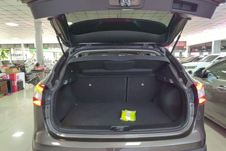 Used Nissan Qashqai 2017 2.0L CVT Elite Edition China VI Standard Trunk