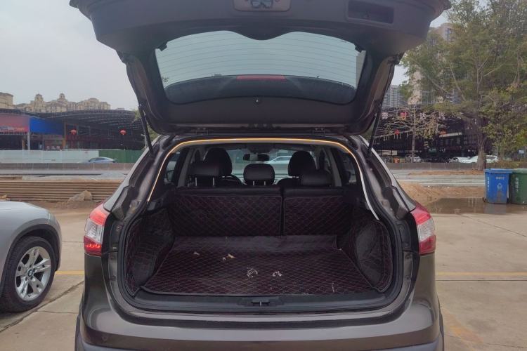 Used Nissan Qashqai 2017 2.0L CVT Elite Edition China V Standard Trunk