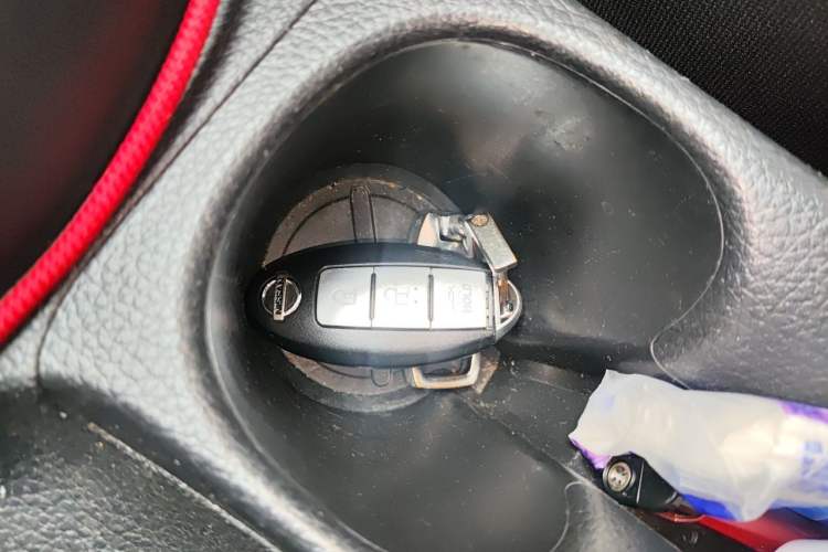 Used Nissan Qashqai 2017 2.0L CVT Elite Edition China V Standard Vehicle Key