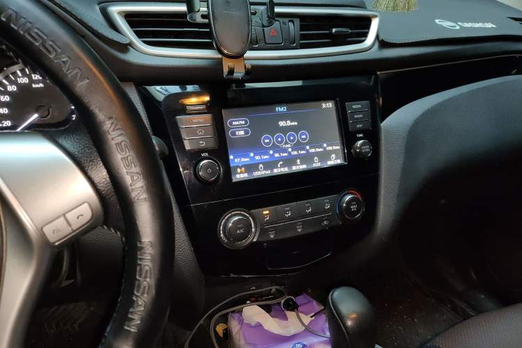 Used Nissan Qashqai 2017 2.0L CVT Luxury Edition China V Standard Audio And AC Panel