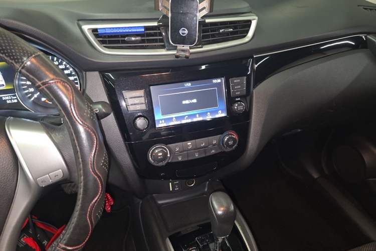 Used Nissan Qashqai 2017 2.0L CVT Smart Enjoyment Version China V Standard Audio And AC Panel
