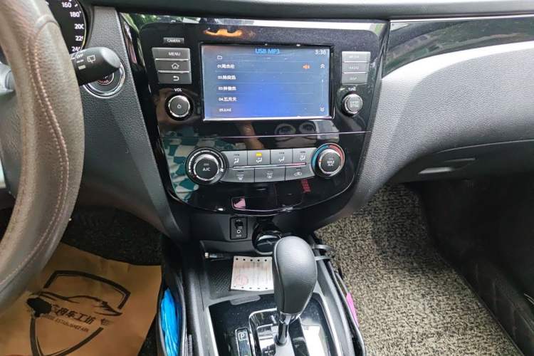 Used Nissan Qashqai 2017 2.0L CVT Luxury Edition China VI Standard Audio And AC Panel