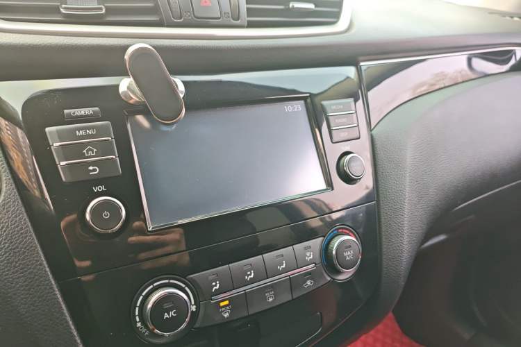 Used Nissan Qashqai 2017 2.0L CVT Luxury Edition China V Standard Audio And AC Panel