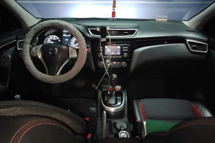 Used Nissan Qashqai 2017 2.0L CVT Luxury Edition China V Standard Center Console