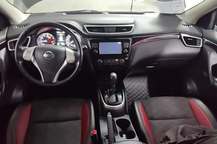 Used Nissan Qashqai 2017 2.0L CVT Smart Enjoyment Version China VI Standard Center Console