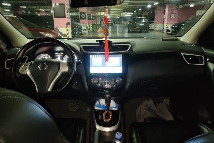 Used Nissan Qashqai 2017 2.0L CVT Elite Edition China V Standard Center Console
