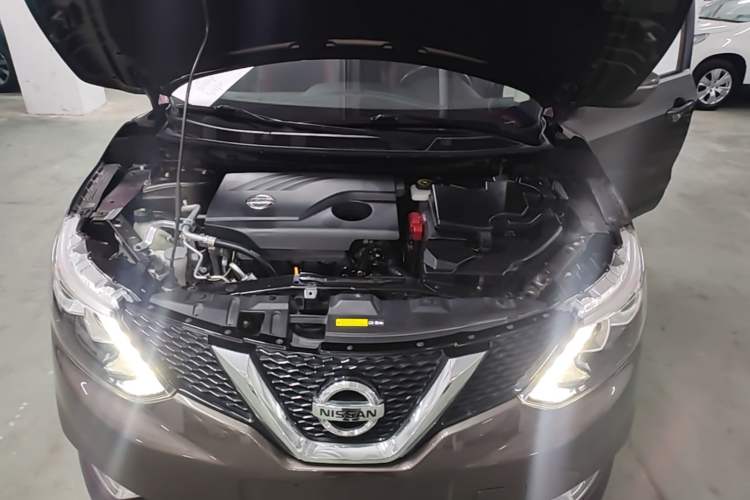 Used Nissan Qashqai 2017 2.0L CVT Smart Enjoyment Version China VI Standard Engine Bay