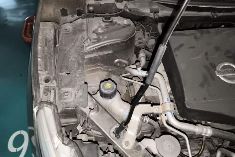 Used Nissan Qashqai 2017 2.0L CVT Elite Edition China V Standard Engine Bay Right