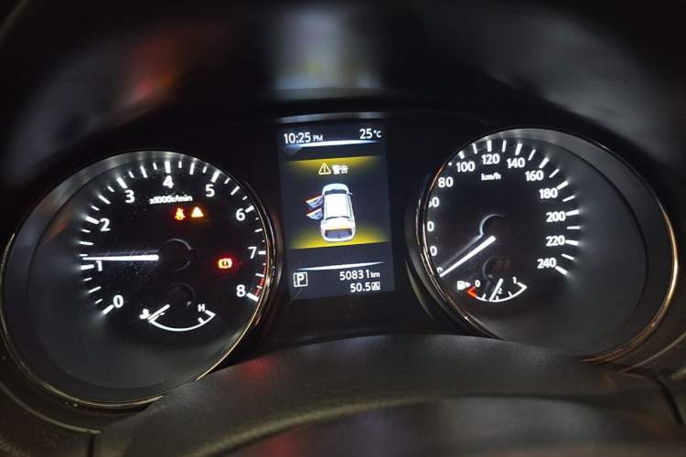 Used Nissan Qashqai 2017 2.0L CVT Smart Enjoyment Version China V Standard Instrument Cluster