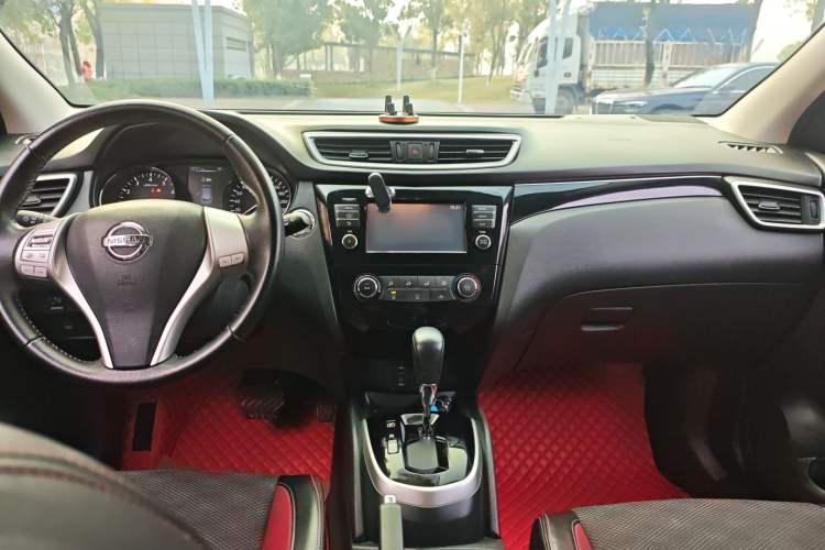 Used Nissan Qashqai 2017 2.0L CVT Luxury Edition China V Standard Interior 2