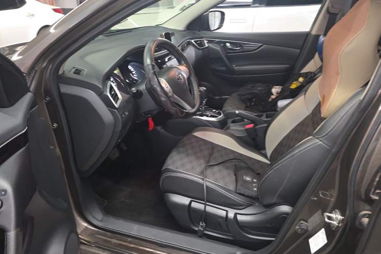 Used Nissan Qashqai 2017 2.0L CVT Smart Enjoyment Version China V Standard Left Front Seat