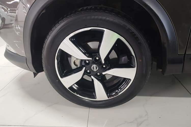 Used Nissan Qashqai 2017 2.0L CVT Smart Enjoyment Version China VI Standard Left Front Wheel Hub