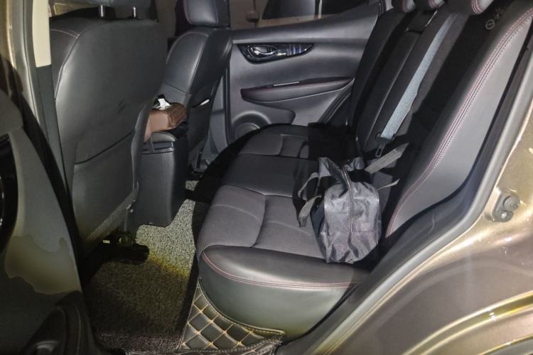 Used Nissan Qashqai 2017 2.0L CVT Smart Enjoyment Version China V Standard Left Rear Seat