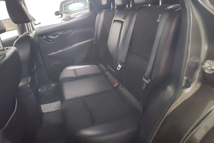 Used Nissan Qashqai 2017 2.0L CVT Smart Enjoyment Version China VI Standard Left Rear Seat