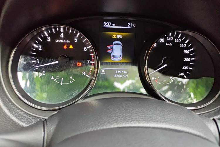 Used Nissan Qashqai 2017 2.0L CVT Luxury Edition China VI Standard Odometer Close Up