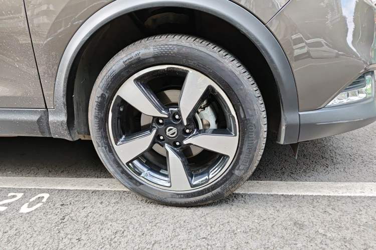 Used Nissan Qashqai 2017 2.0L CVT Luxury Edition China VI Standard Right Front Wheel Hub