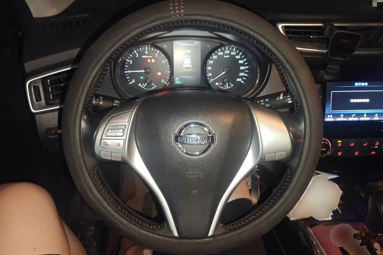 Used Nissan Qashqai 2017 2.0L CVT Smart Enjoyment Version China VI Standard Steering Wheel