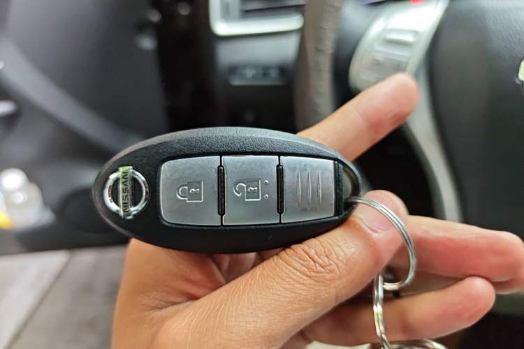 Used Nissan Qashqai 2017 2.0L CVT Luxury Edition China VI Standard Vehicle Key
