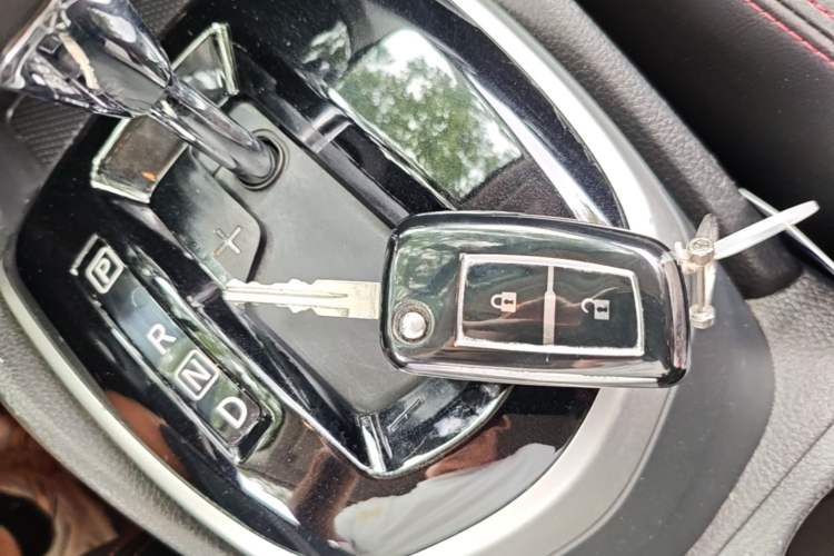Used Nissan Qashqai 2017 2.0L CVT Smart Enjoyment Version China V Standard Vehicle Key