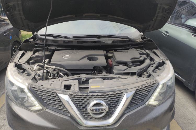 Used Nissan Qashqai 2017 2.0L CVT Smart Enjoyment Version China VI Standard Engine Bay