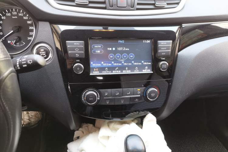 Used Nissan Qashqai 2017 2.0L CVT Smart Enjoyment Version China V Standard Audio And AC Panel