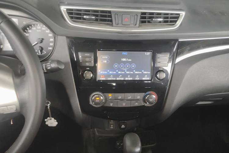 Used Nissan Qashqai 2017 2.0L CVT Smart Enjoyment Version China V Standard Audio And AC Panel
