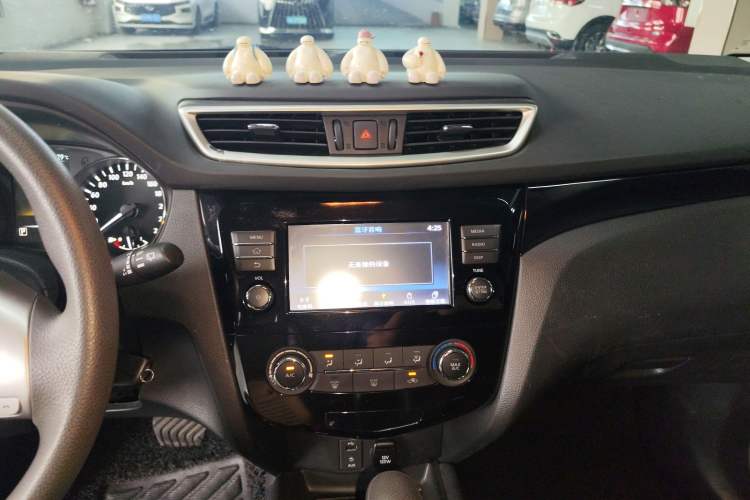 Used Nissan Qashqai 2017 2.0L CVT Elite Edition China V Standard Audio And AC Panel