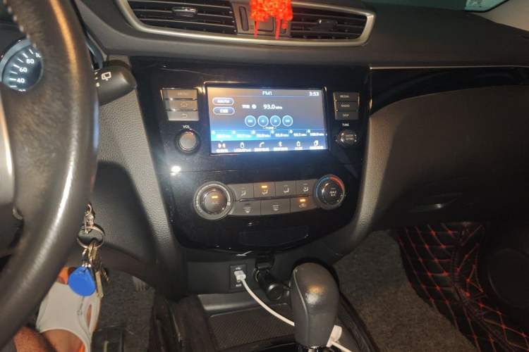 Used Nissan Qashqai 2017 2.0L CVT Smart Enjoyment Version China V Standard Audio And AC Panel