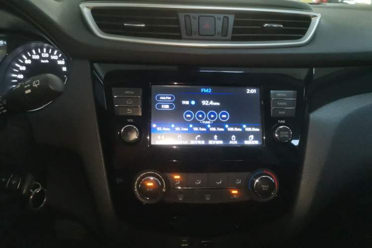 Used Nissan Qashqai 2017 2.0L CVT Elite Edition China V Standard Audio And AC Panel