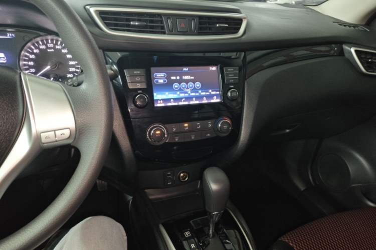 Used Nissan Qashqai 2017 2.0L CVT Elite Edition China V Standard Audio And AC Panel