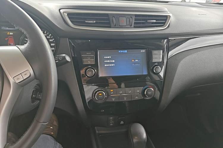 Used Nissan Qashqai 2017 2.0L CVT Smart Enjoyment Version China V Standard Audio And AC Panel