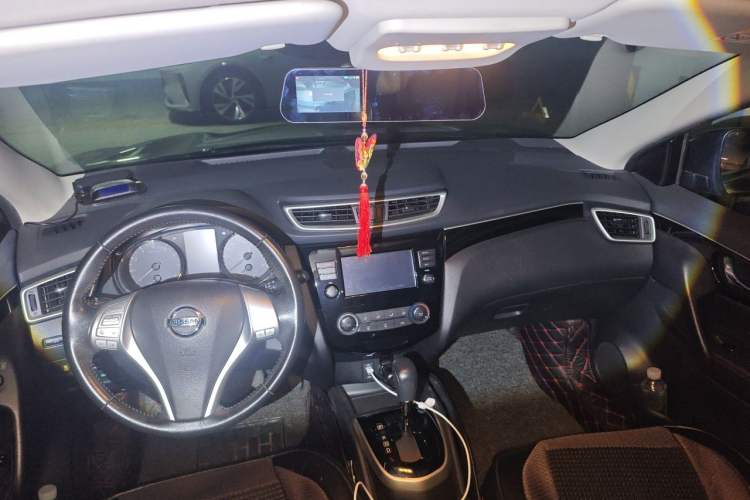 Used Nissan Qashqai 2017 2.0L CVT Smart Enjoyment Version China V Standard Center Console