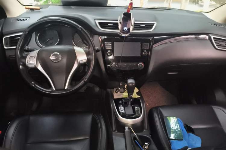 Used Nissan Qashqai 2017 2.0L CVT Smart Enjoyment Version China V Standard Center Console
