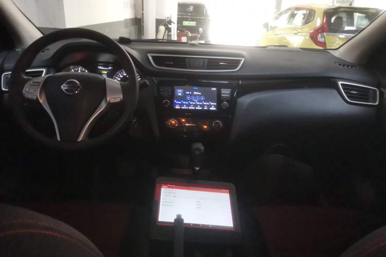 Used Nissan Qashqai 2017 2.0L CVT Elite Edition China V Standard Center Console