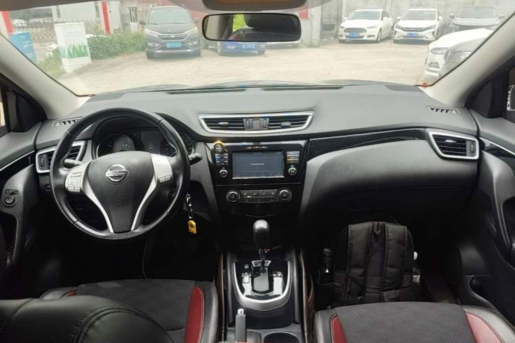 Used Nissan Qashqai 2017 2.0L CVT Smart Enjoyment Version China V Standard Center Console