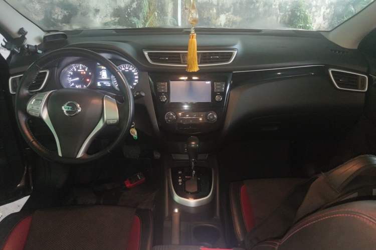 Used Nissan Qashqai 2017 2.0L CVT Smart Enjoyment Version China V Standard Center Console