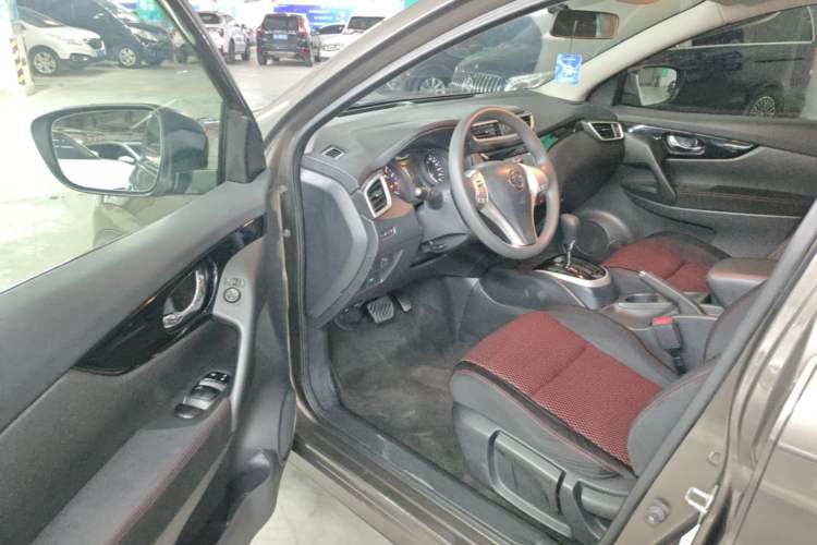Used Nissan Qashqai 2017 2.0L CVT Elite Edition China V Standard Driver Seat