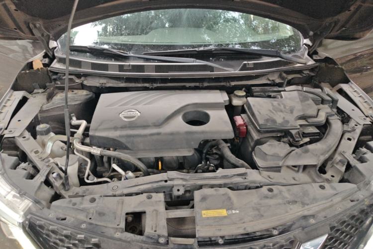 Used Nissan Qashqai  Engine Bay