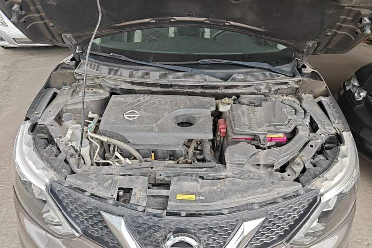 Used Nissan Qashqai 2017 2.0L CVT Smart Enjoyment Version China V Standard Engine Bay