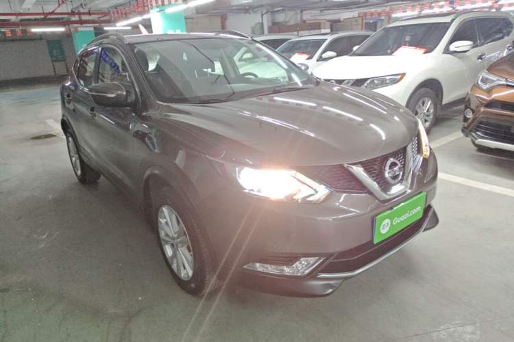 Used Nissan Qashqai 2017 2.0L CVT Elite Edition China V Standard Front Right 45 Deg