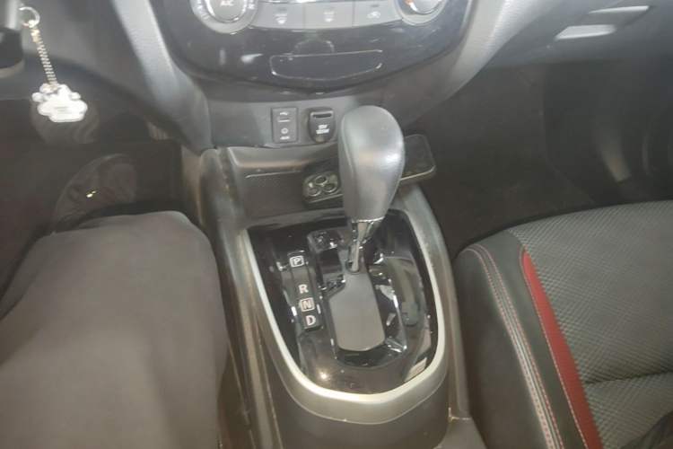 Used Nissan Qashqai 2017 2.0L CVT Smart Enjoyment Version China V Standard Gear Lever
